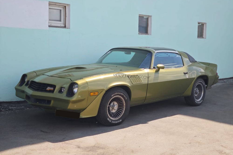 Chevrolet Camaro (зеленый)