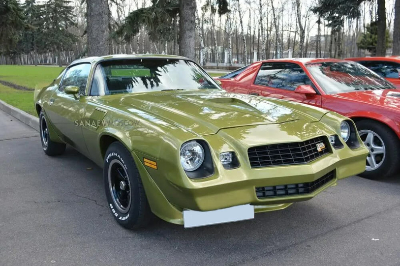 Chevrolet Camaro (зеленый)