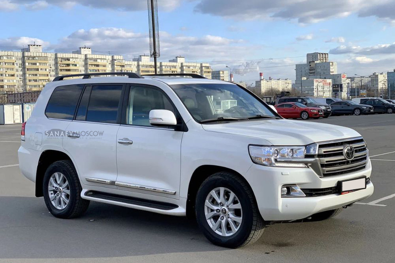Toyota Land Cruiser 200 (белый)