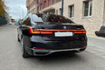 BMW 7 (черный)