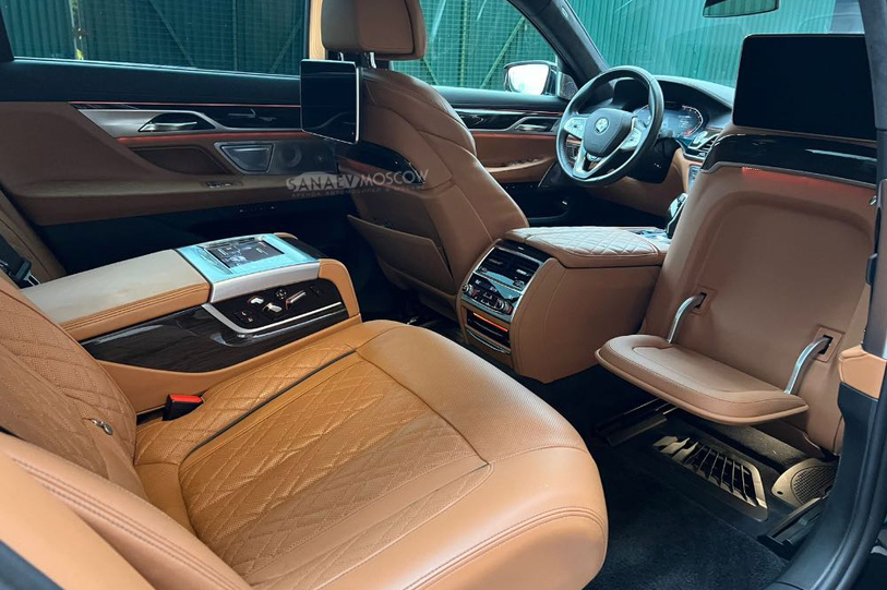BMW 7 (черный)