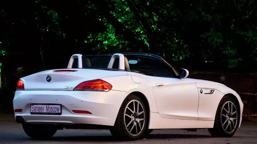 BMW Z4 (белый)